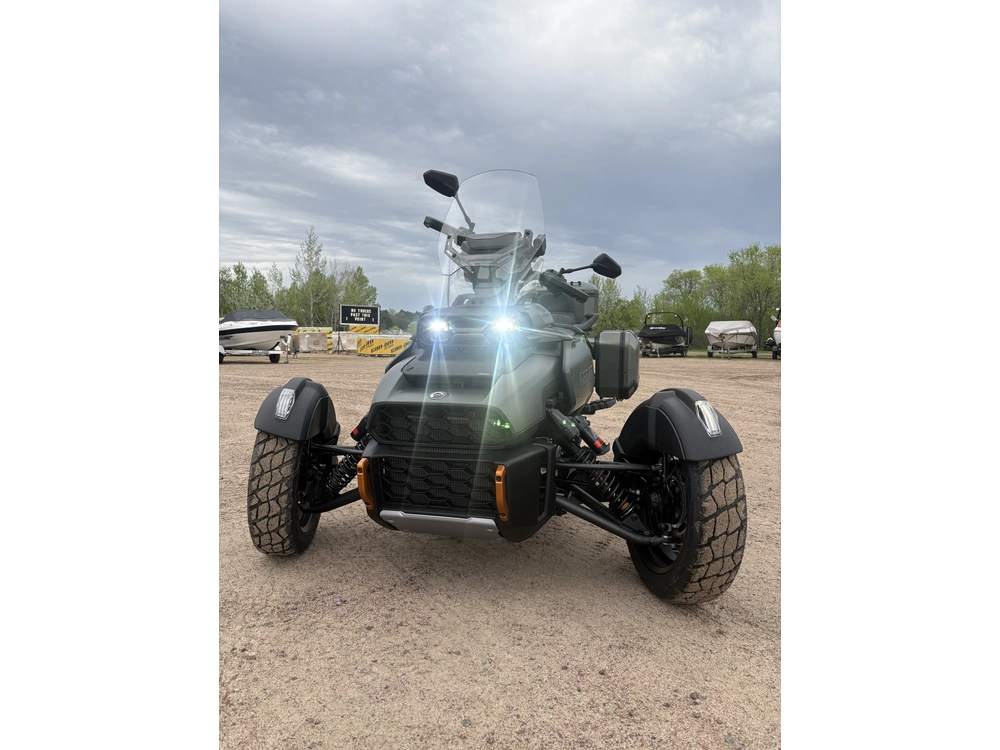 2025 Can-am Canyon alt