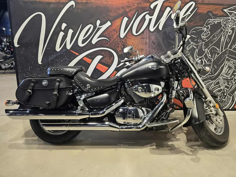 2005 Suzuki Boulevard C90T