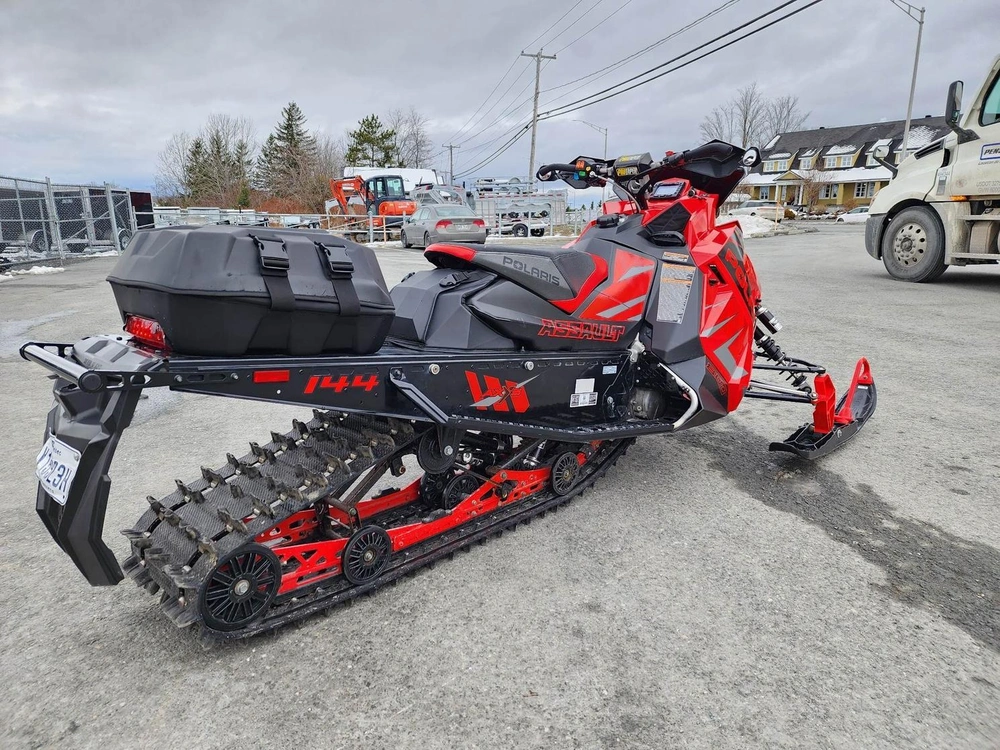 Polaris 800 Switchback Assault 144 2020 alt
