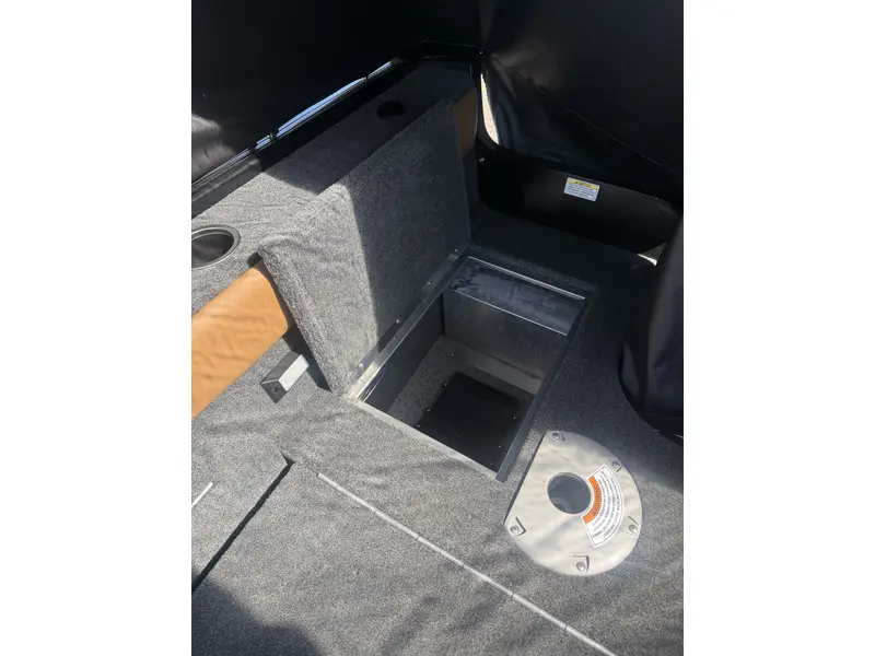 Legend X18 w/ 90 ELPT 4S Merc, galv trailer & bow to stern cover 2024