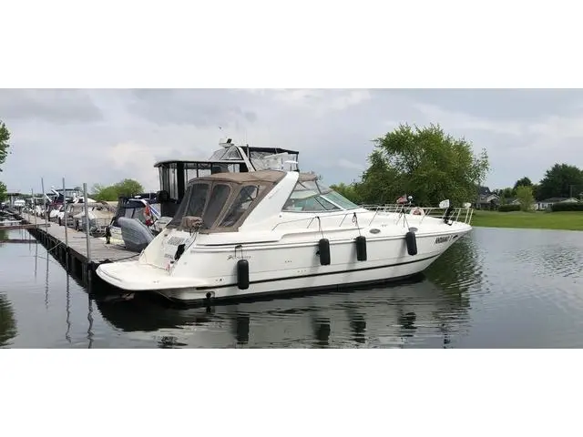 Cruisers Yachts 3870 2002