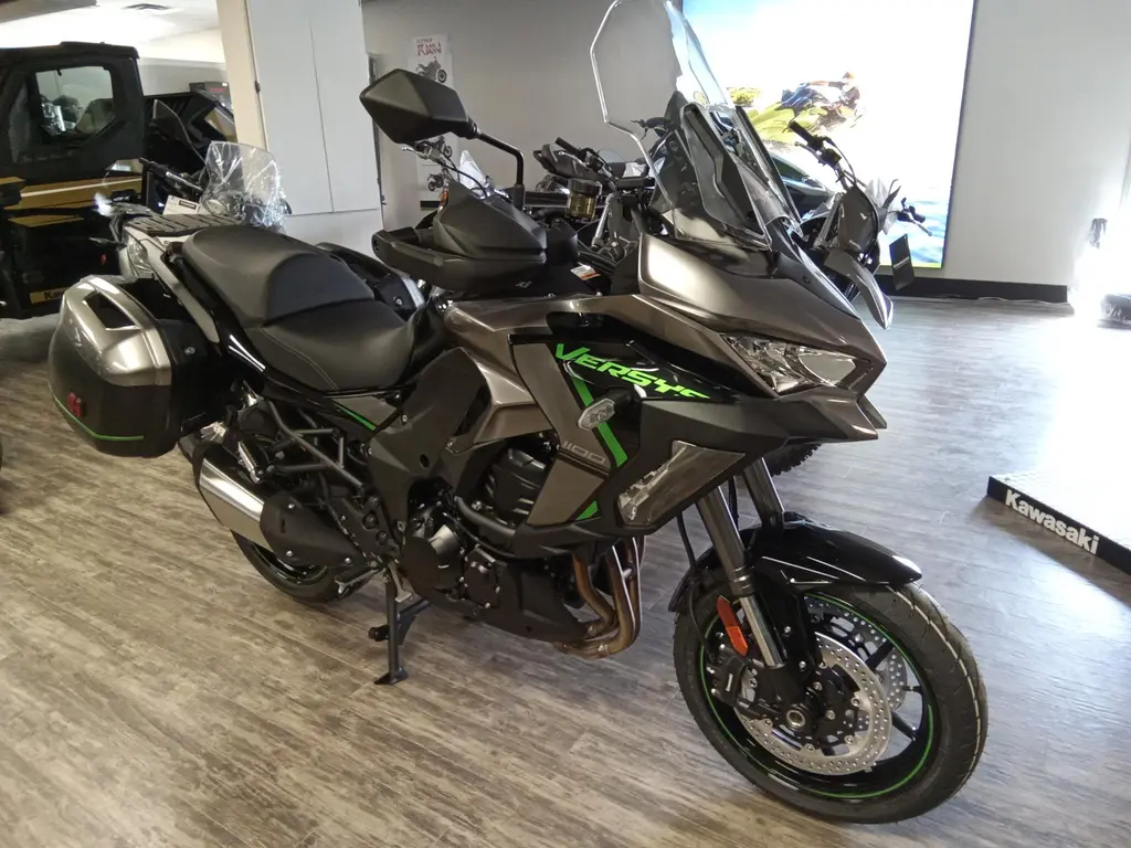 2025 Kawasaki VERSYS 1100 LT SE 