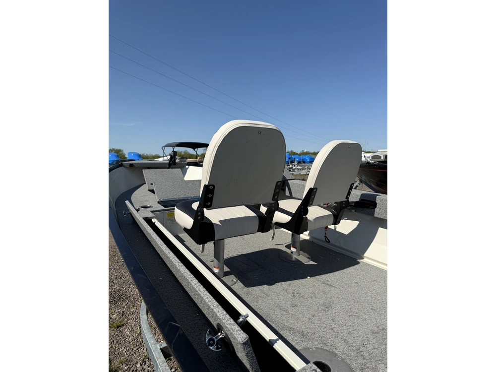 2025 Legend 16 Prosport Sc W/ 25 Elpt 4s Merc & Mooring Cover