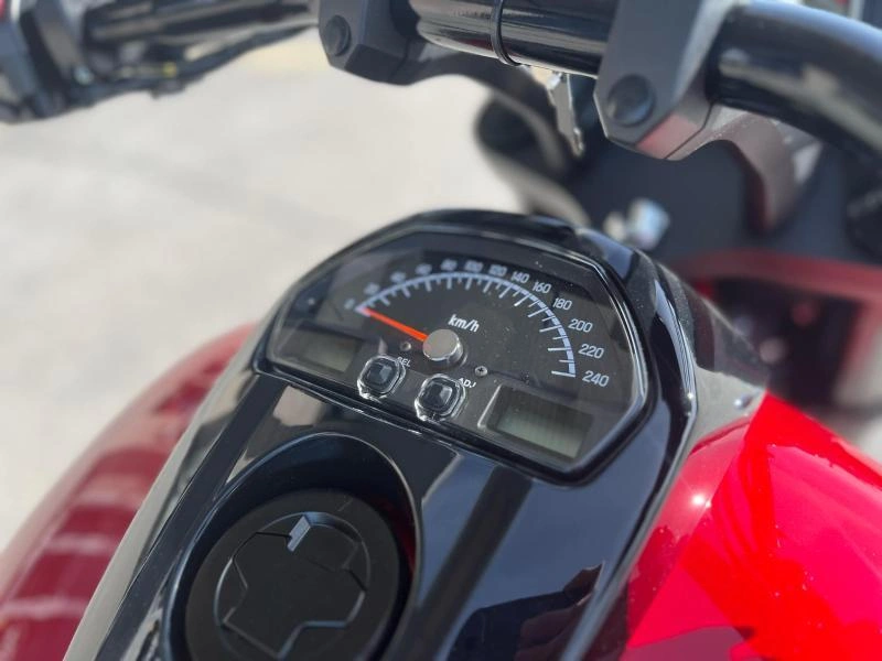 Suzuki Boulevard M109r Boss 2025 alt
