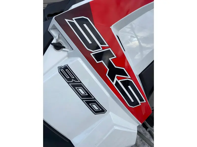 2017 Polaris S17EFS8PSL