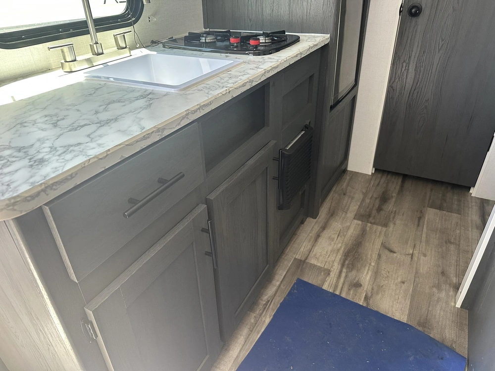 2025 Dutchmen Aspen Trail 17bh alt