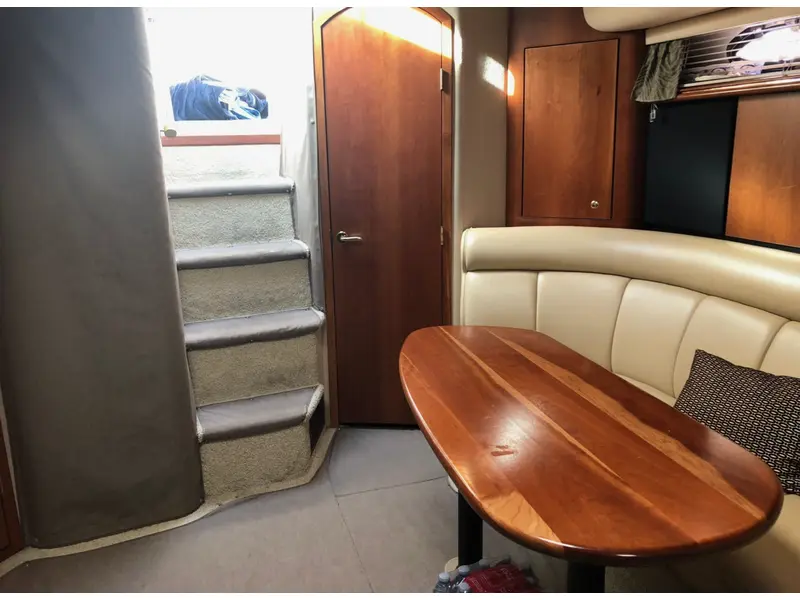 Cruisers Yachts 3870 2002