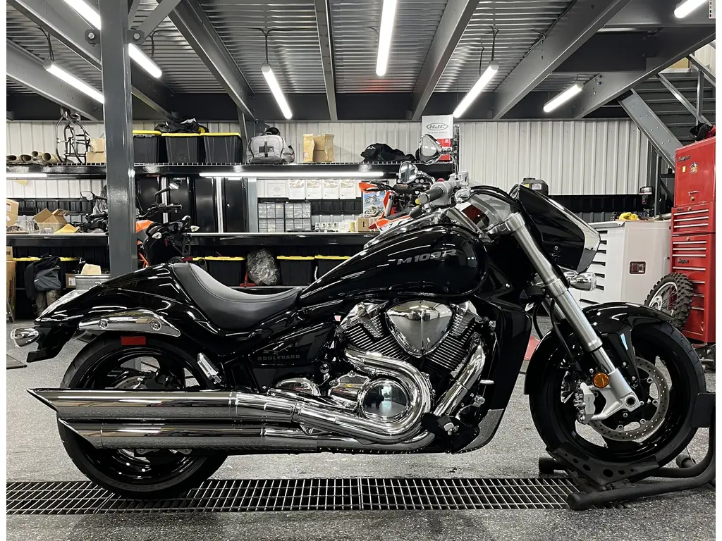Suzuki BOULEVARD M109R  2025