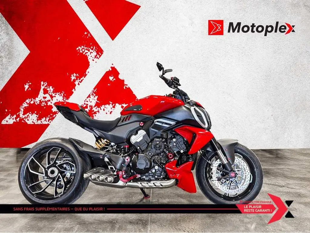 2024 Ducati DIAVEL V4 *OPTIONS INCLUS*