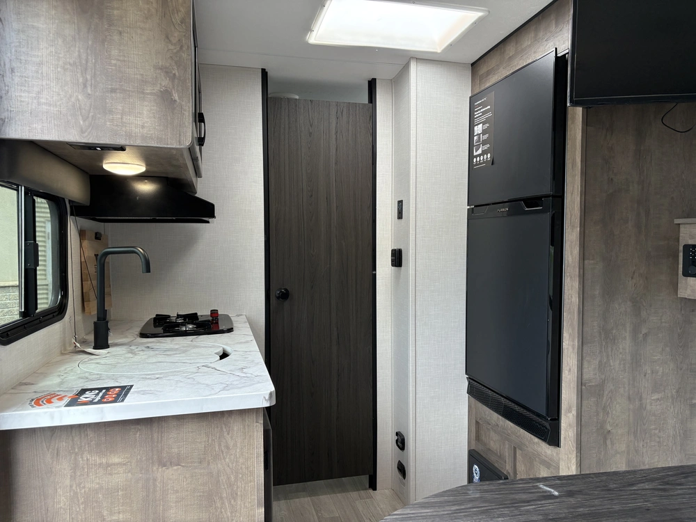 Venture Rv Sonic 150vrb 2023 alt