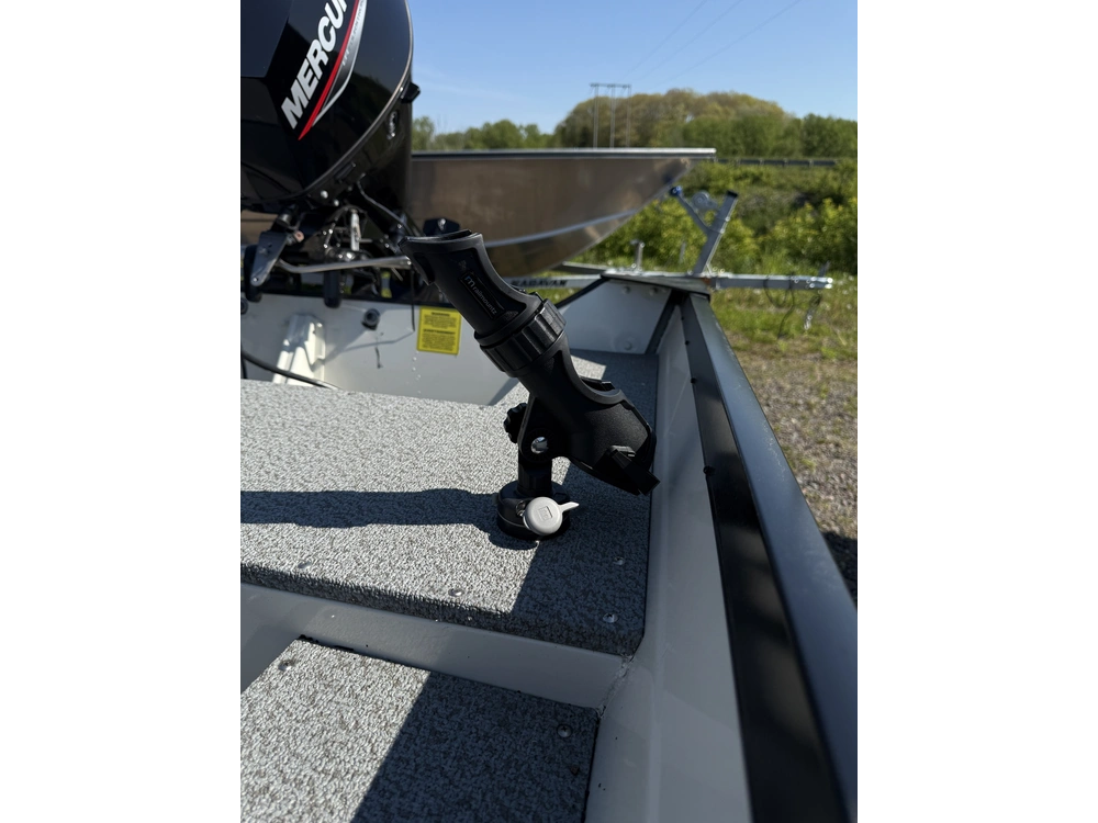 2025 Legend 16 Prosport Sc W/ 25 Elpt 4s Merc & Mooring Cover