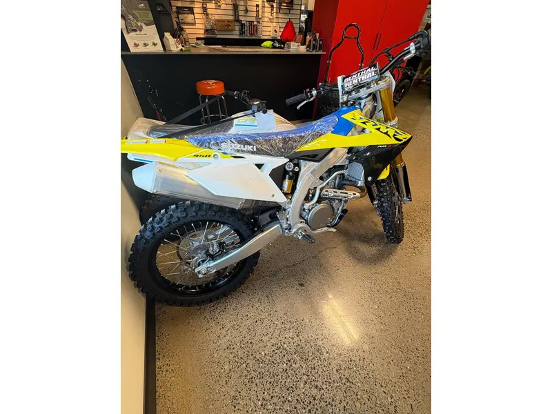 2025 Suzuki RM-Z450 thumbnail 3