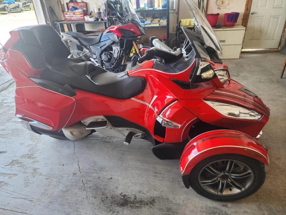 2012 Can-am Spyder Rt Ses Audio alt