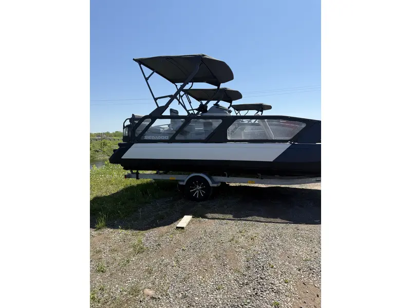 Sea-Doo Switch® Sport 21 - 230 hp W/ Galvanized Trailer 2024