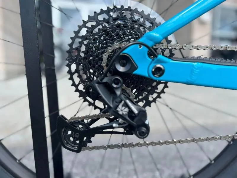 2025 Scott STRIKE 940 MEDIUM