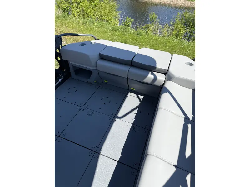 Sea-Doo Switch® Sport 21 - 230 hp W/ Galvanized Trailer 2024
