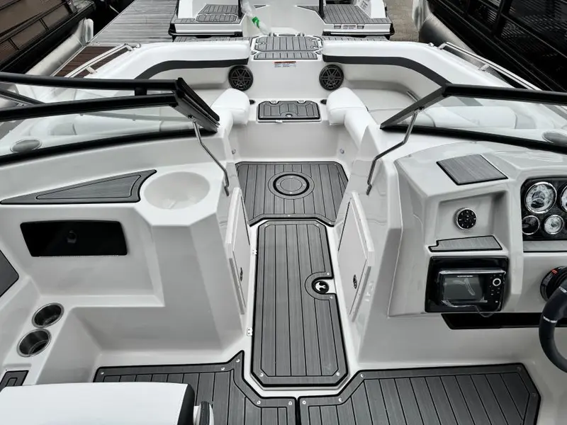 2023 Starcraft SVX 210 OB