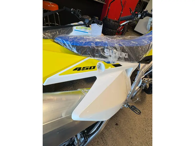 2025 Suzuki RM-Z450 thumbnail 4