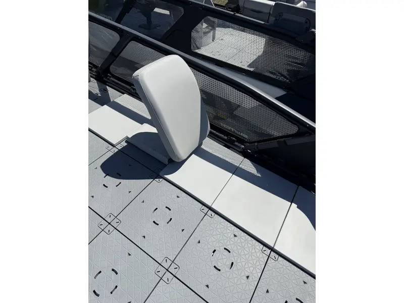 Sea-Doo Switch® Sport 21 - 230 hp W/ Galvanized Trailer 2024