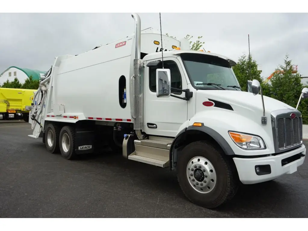 Peterbilt 548  2025