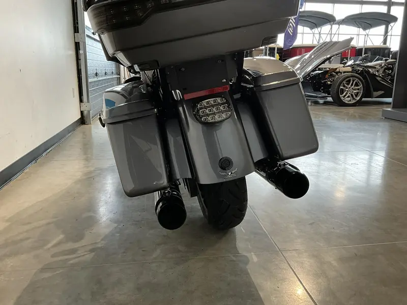 2019 Harley-Davidson Street Glide CVO 117