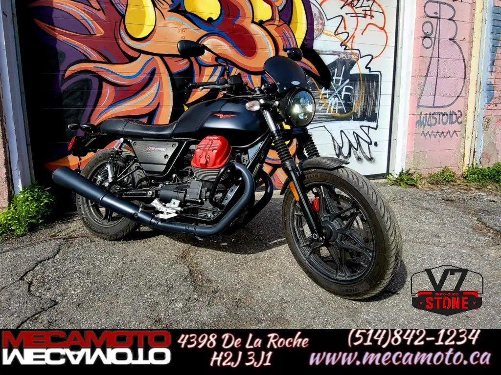 2018 Moto Guzzi V7 STONE Carbone dark