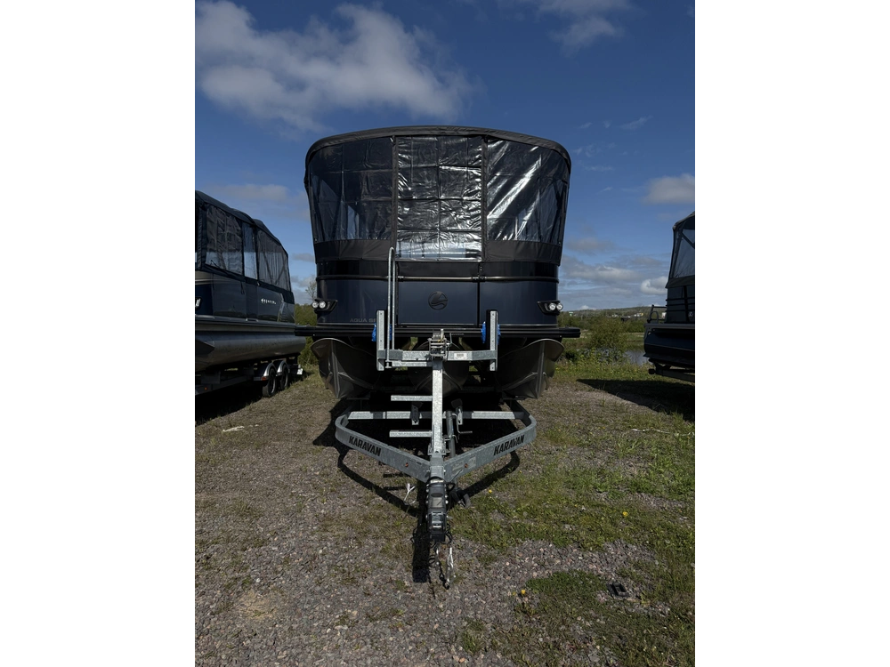 2023 Legend V-series Aqua Tower Sport Pro W/ Full Enclosure, 115 Exlpt 4s Merc