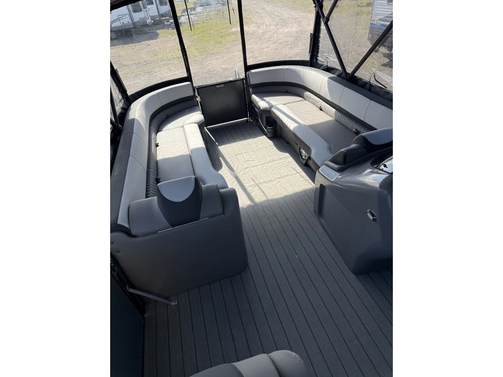 2023 Legend V-series Aqua Tower Sport Pro W/ Full Enclosure, 115 Exlpt 4s Merc