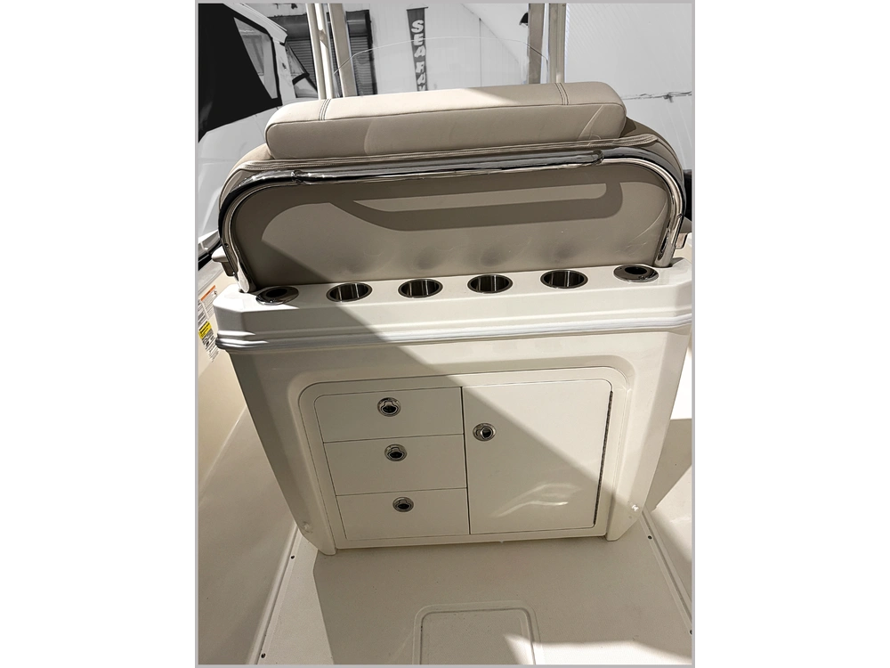 2025 Boston Whaler 220 Dauntless alt