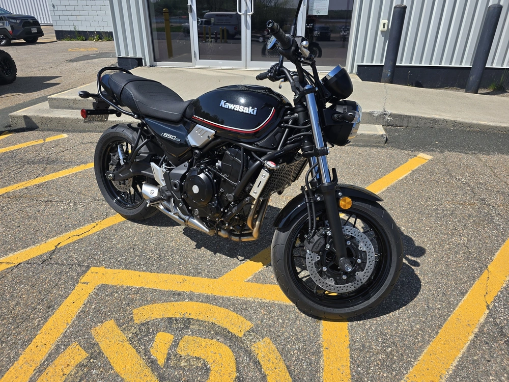 2023 Kawasaki Z650rs alt