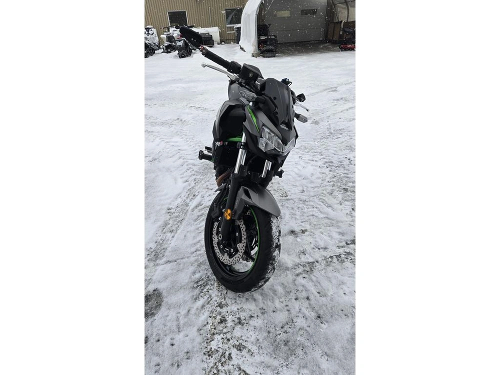 Kawasaki Z650 2023 alt
