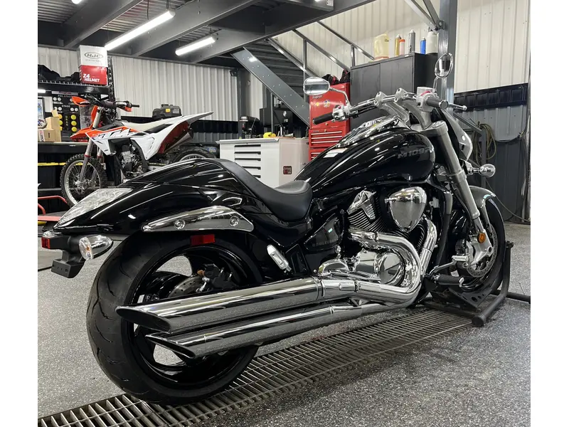 2025 Suzuki BOULEVARD M109R