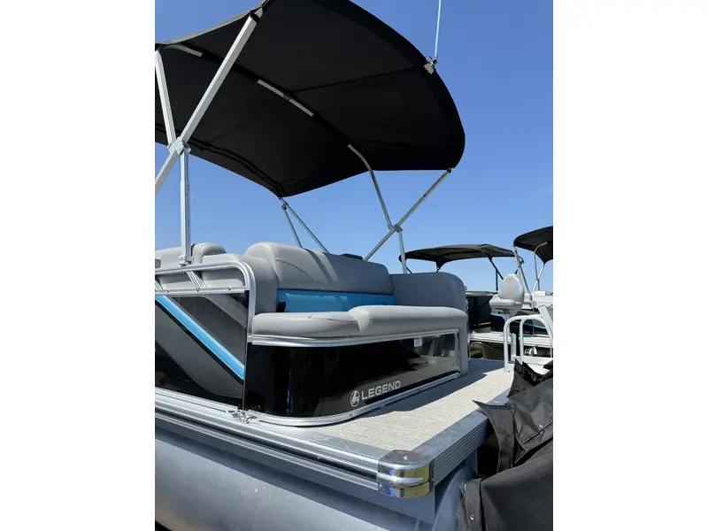 Legend LE 17 RS W/ 25 ELPT 4S Merc & Mooring cover 2025