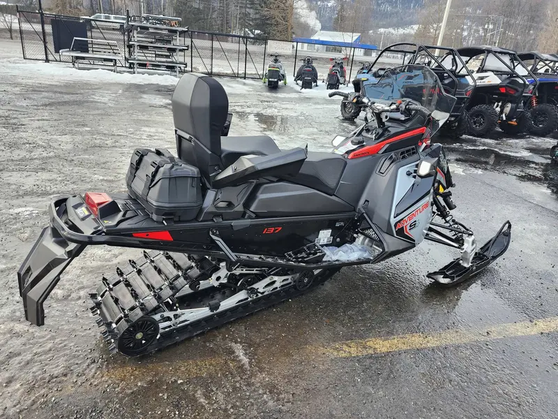 2025 Polaris ProStar S4 INDY Adventure 137 - Electric Start & 7S Display