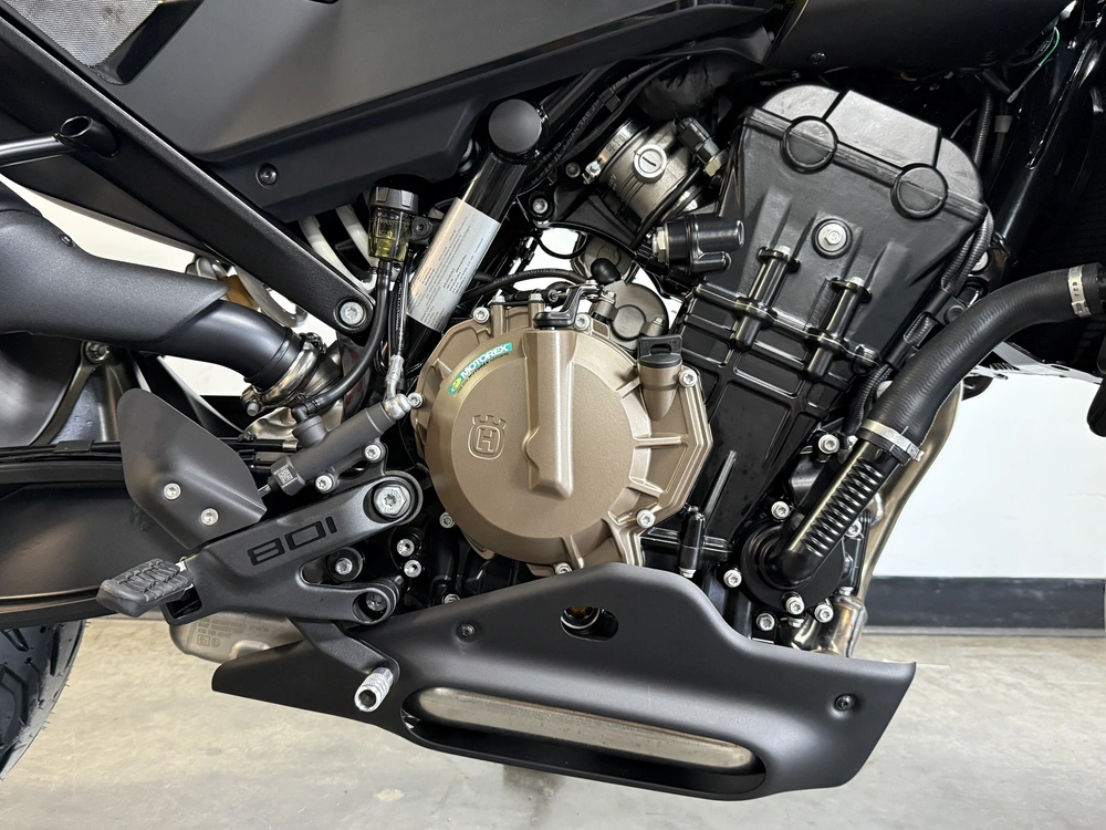 2025 Husqvarna Vitpilen 801 *2.99% Sur 60 Mois alt