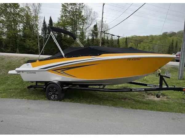 2015 Glastron GT 205 - MERCRUISER 5.0L