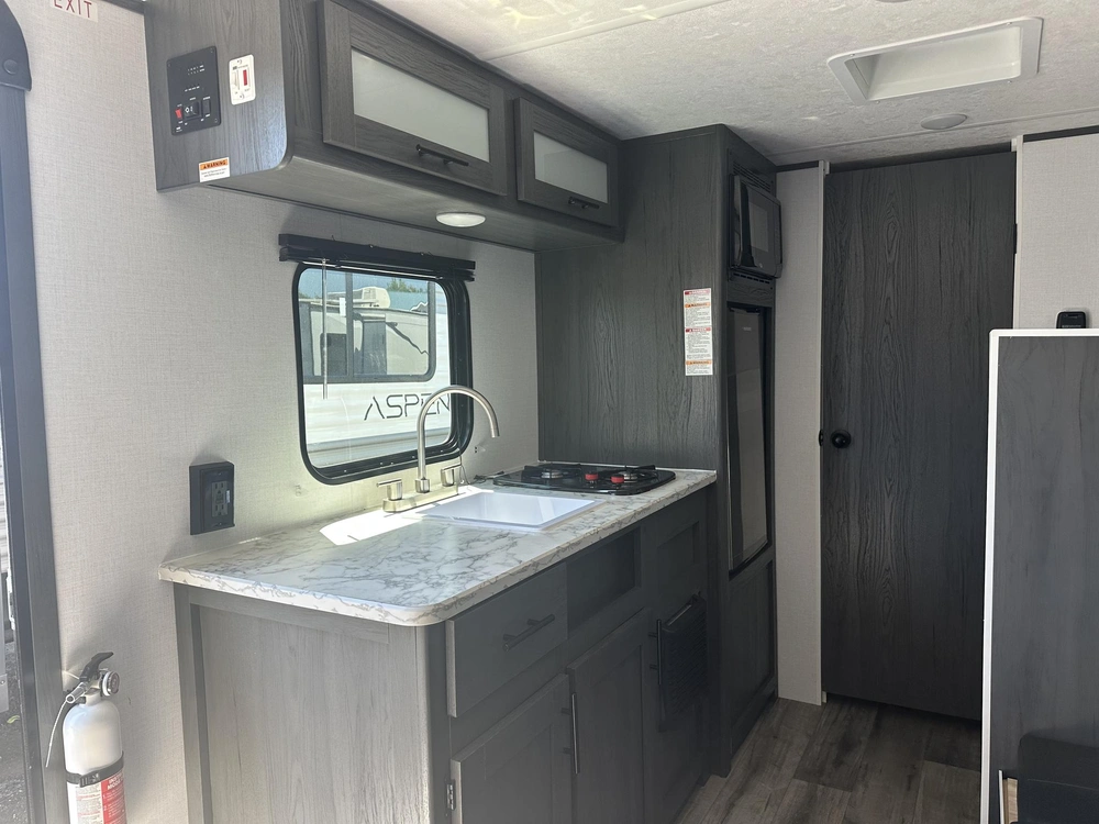 2025 Dutchmen Aspen Trail 17bh alt