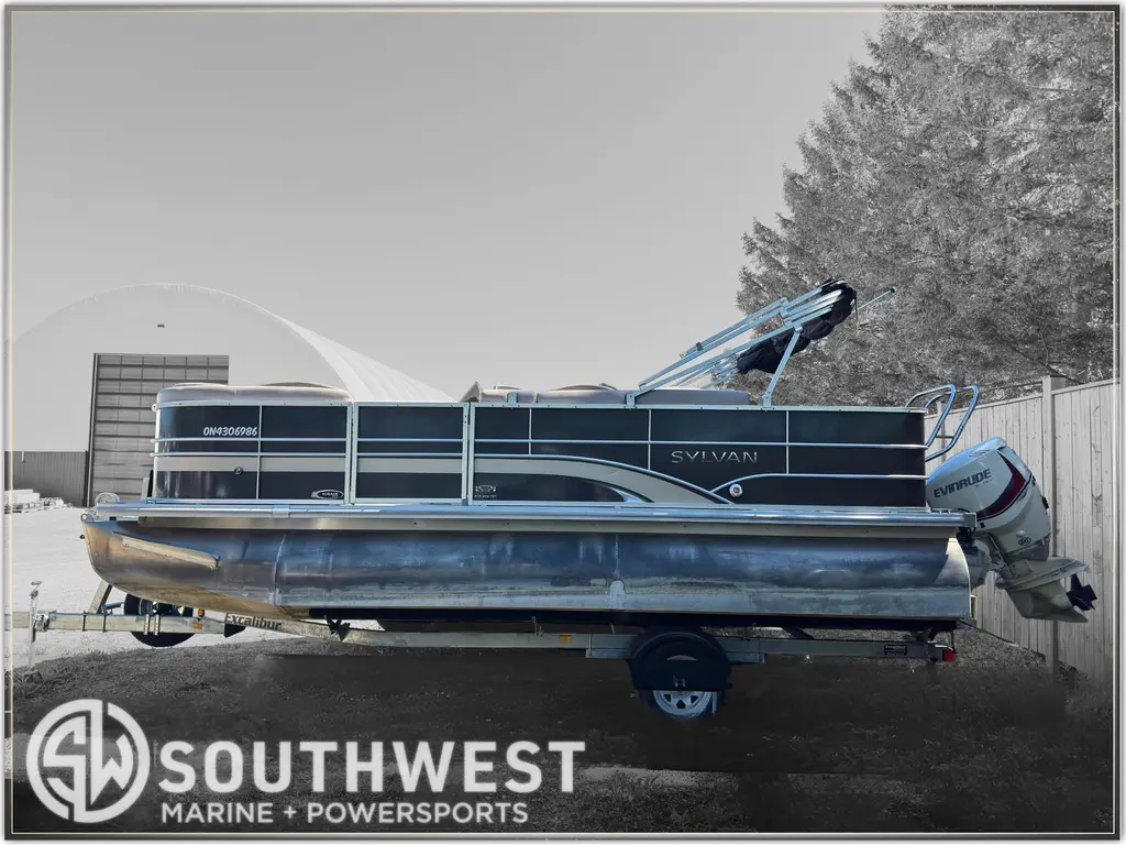 2014 Sylvan 8520 