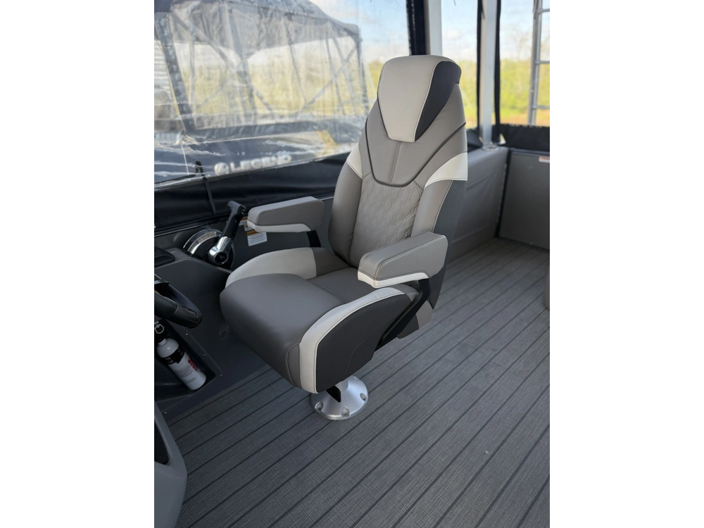2023 Legend V-series Aqua Tower Sport Pro W/ Full Enclosure, 115 Exlpt 4s Merc