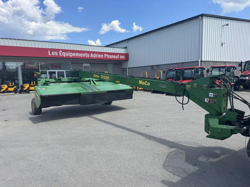 2011 John Deere 946