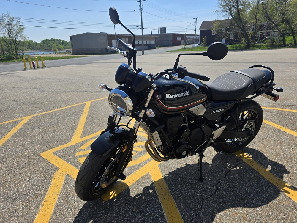 2023 Kawasaki Z650rs alt