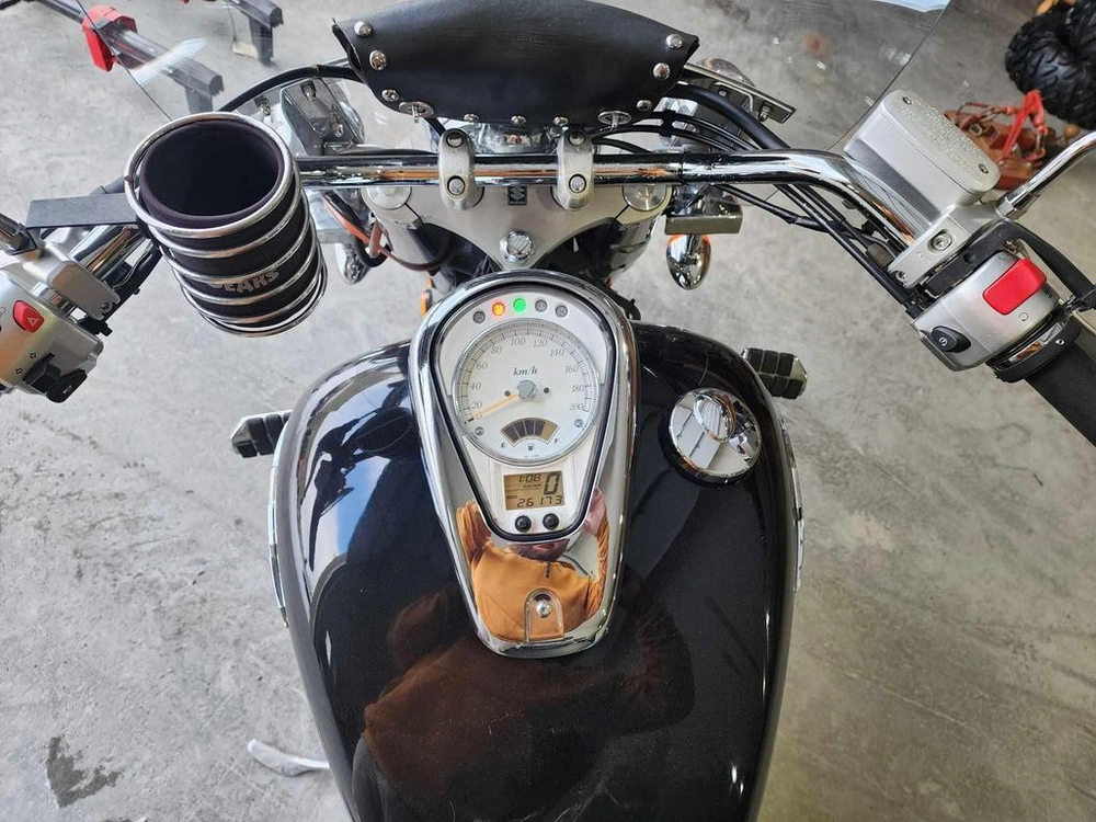 Suzuki C50t (vl800) 2011 alt