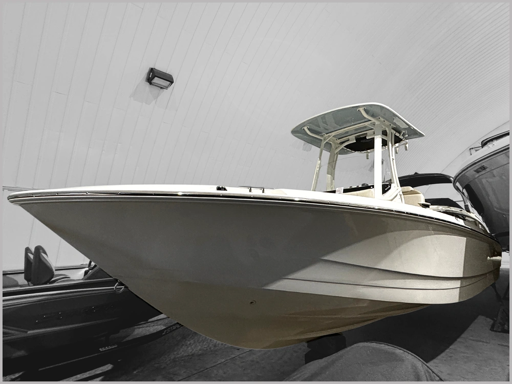 2025 Boston Whaler 220 Dauntless alt