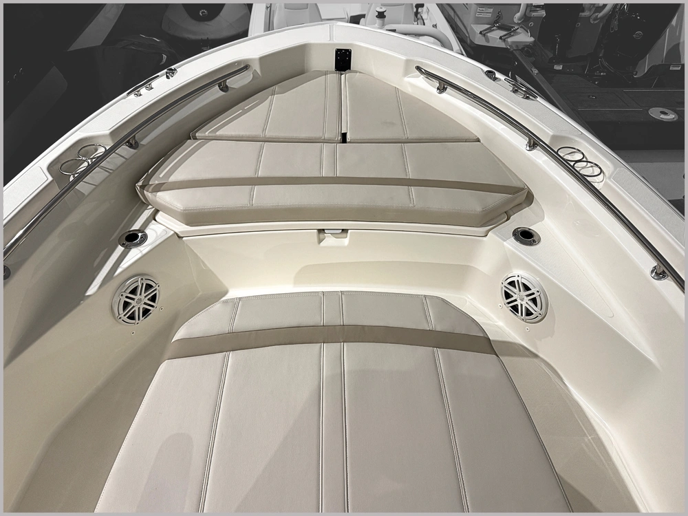 2025 Boston Whaler 220 Dauntless alt
