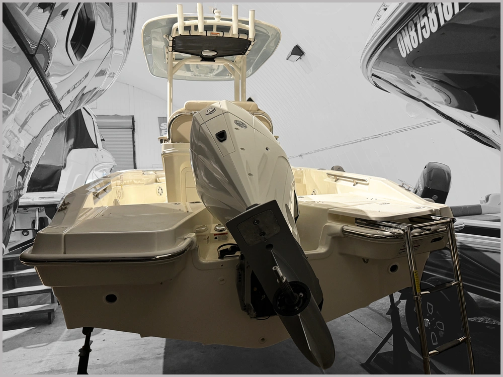 2025 Boston Whaler 220 Dauntless alt