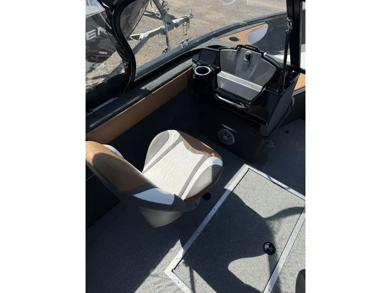 Legend X18 w/ 90 ELPT 4S Merc, galv trailer & bow to stern cover 2024