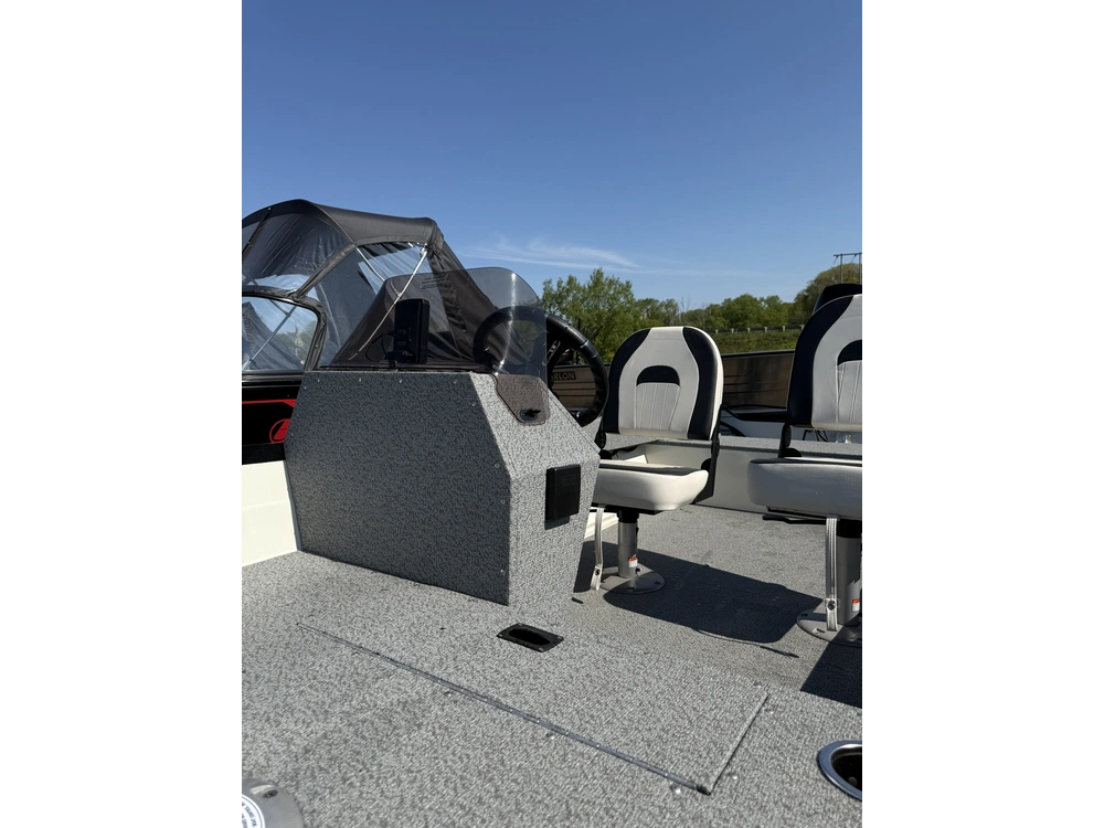 2025 Legend 16 Prosport Sc W/ 25 Elpt 4s Merc & Mooring Cover