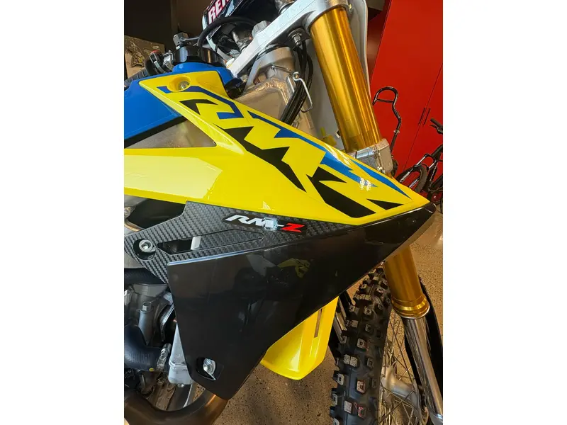2025 Suzuki RM-Z450 thumbnail 5