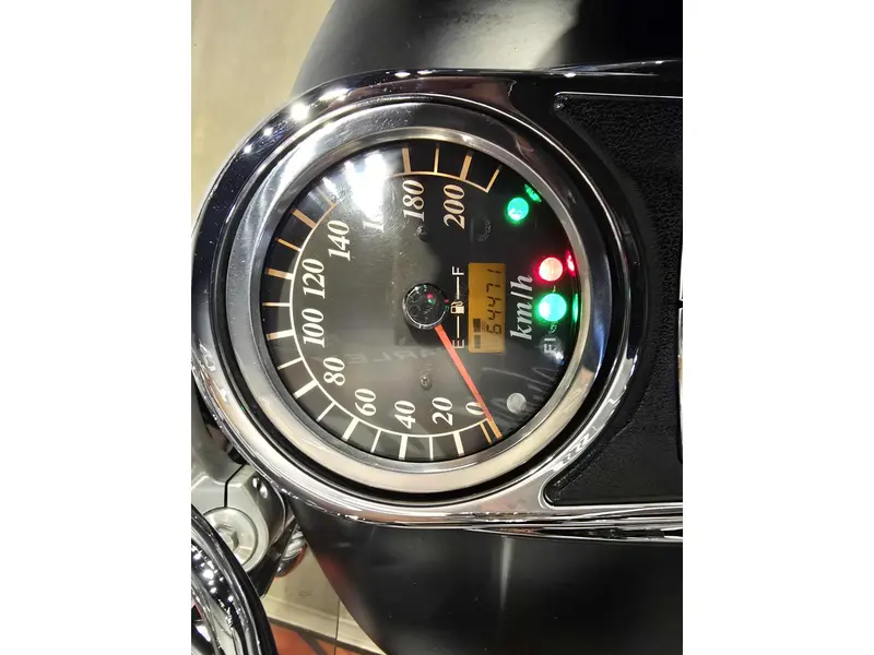 2005 Suzuki Boulevard C90T