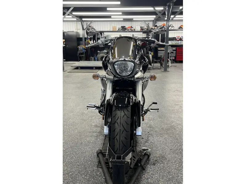 2025 Suzuki BOULEVARD M109R